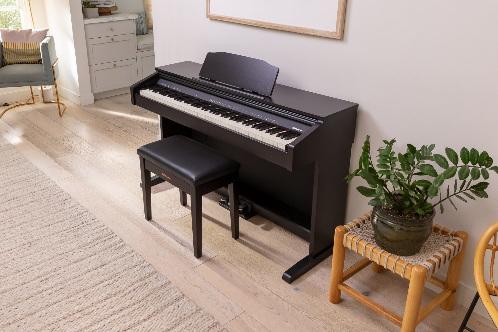 Roland RP30 — обзор цифрового пианино: характеристики, плюсы и минусы